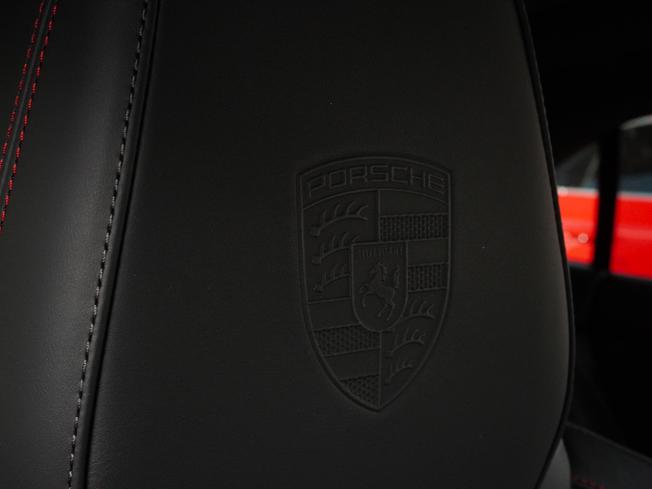 PORSCHE Macan Photo 16