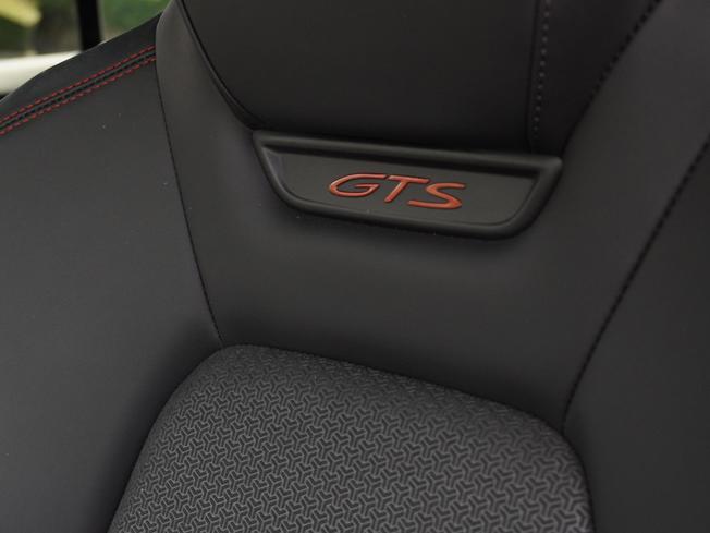 PORSCHE Macan Photo 18