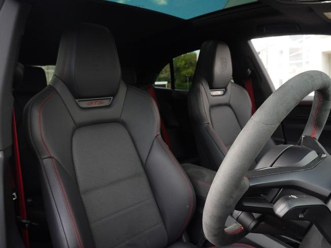 PORSCHE Macan Photo 19