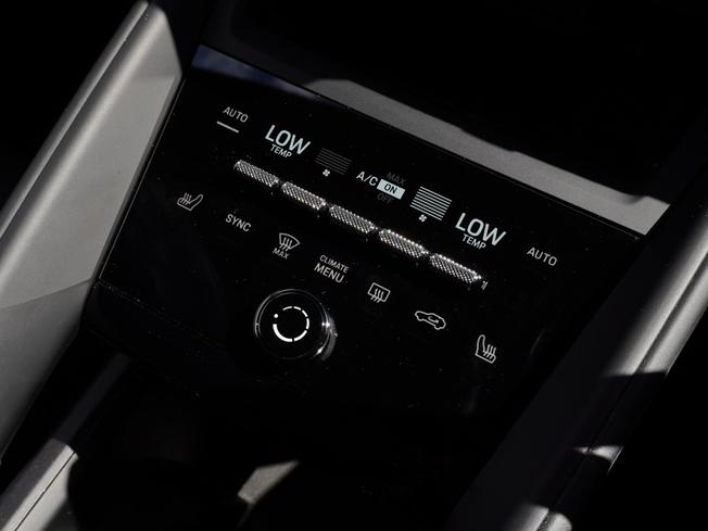 PORSCHE Macan Photo 24