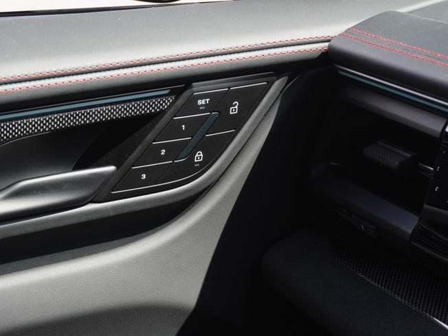 PORSCHE Macan Photo 26