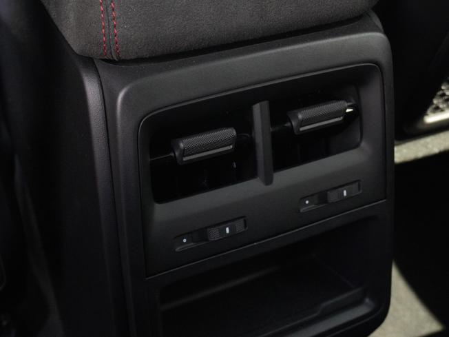PORSCHE Macan Photo 31