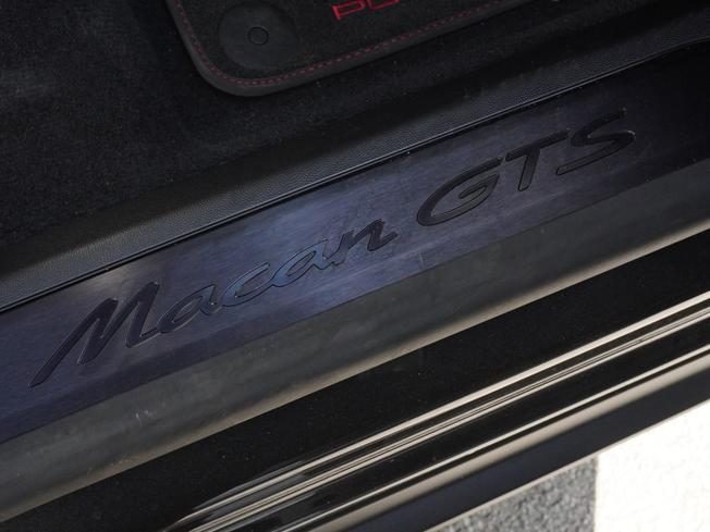 PORSCHE Macan Photo 38