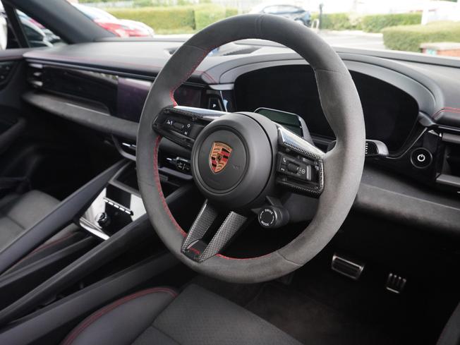 PORSCHE Macan Photo 8