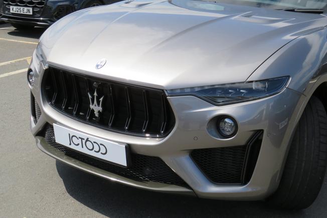 Maserati Levante Photo 13