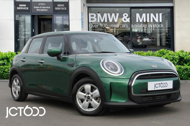 MINI Hatchback Photo 1