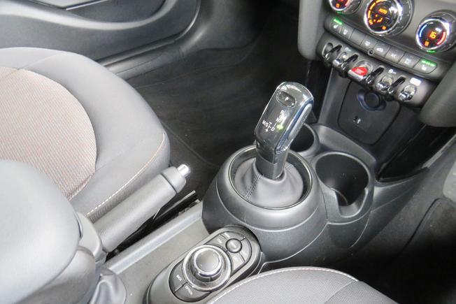 MINI Hatchback Photo 19