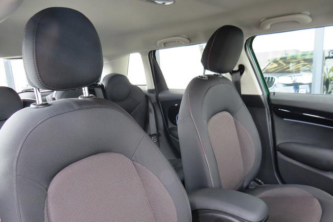 MINI Hatchback Photo 21