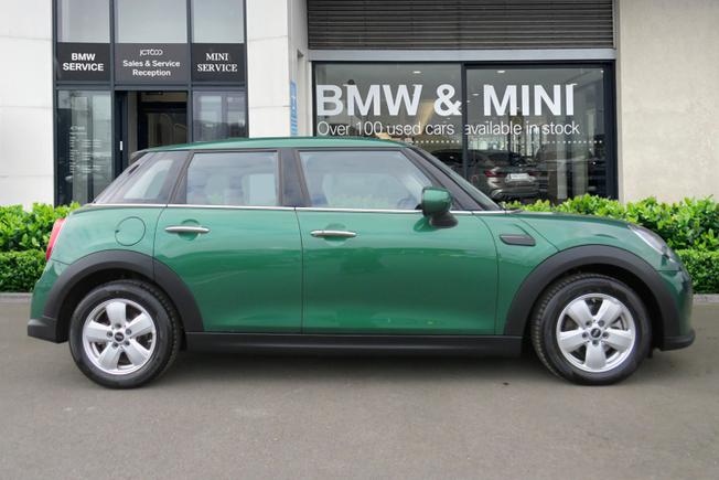 MINI Hatchback Photo 3