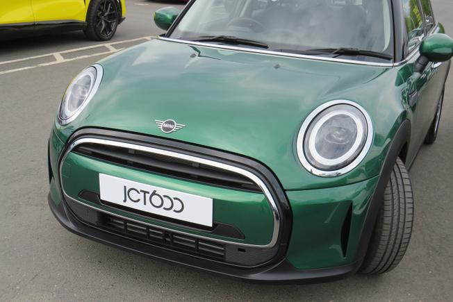 MINI Hatchback Photo 36
