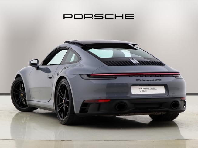 Porsche 911 Photo 2