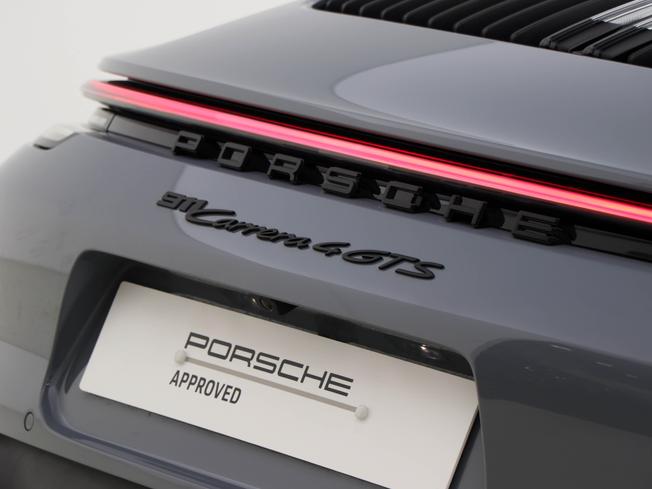 Porsche 911 Photo 20