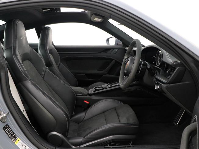 Porsche 911 Photo 25