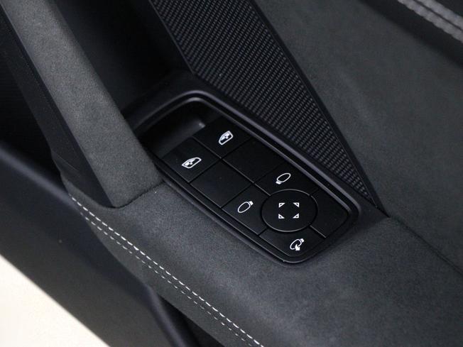 Porsche 911 Photo 26