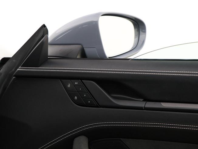 Porsche 911 Photo 27