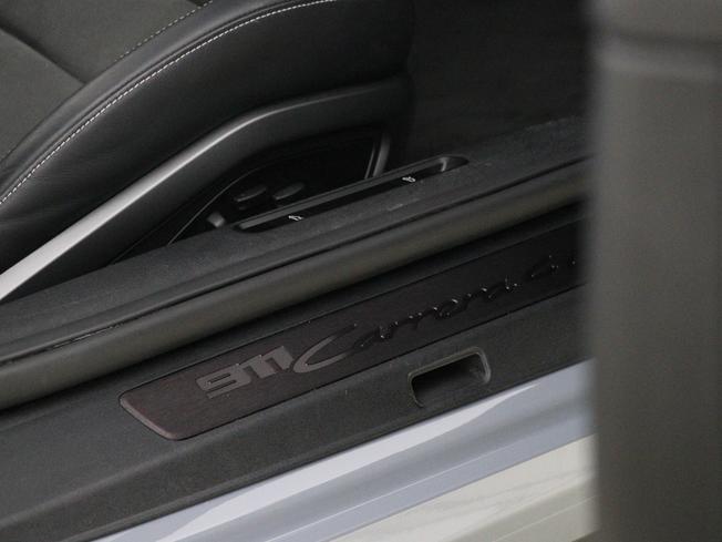 Porsche 911 Photo 29