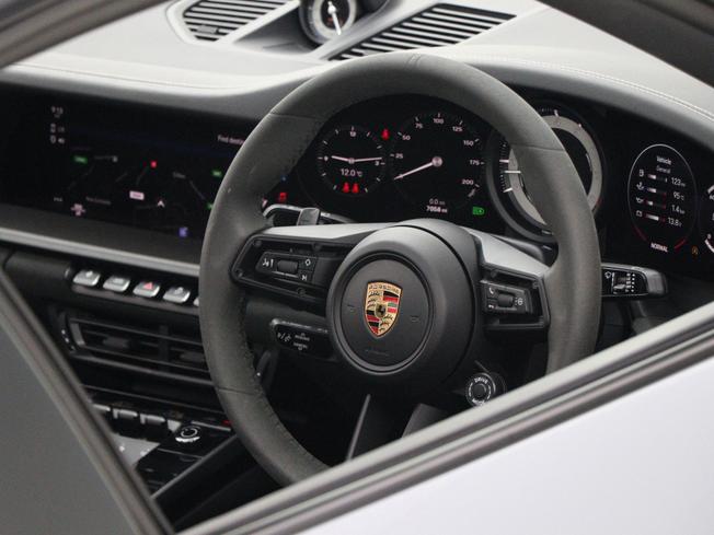 Porsche 911 Photo 48
