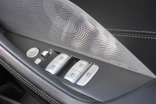 BMW 8 Series Photo 12