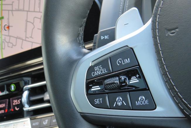 BMW 8 Series Photo 15
