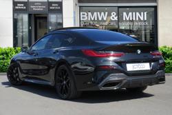 BMW 8 Series Photo 2