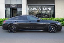BMW 8 Series Photo 3