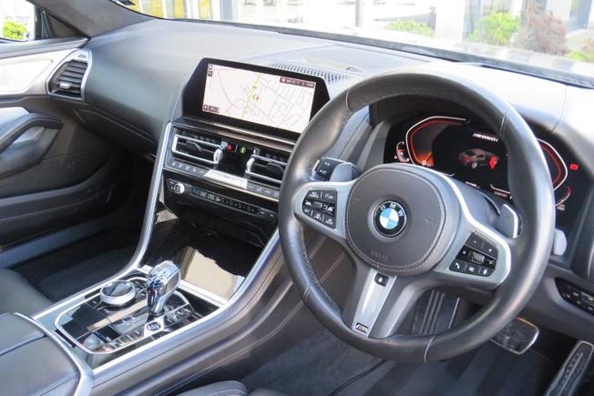 BMW 8 Series Photo 32