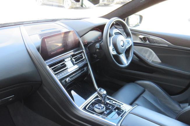 BMW 8 Series Photo 44