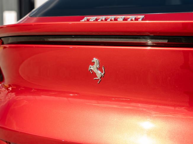 FERRARI Purosangue Photo 40
