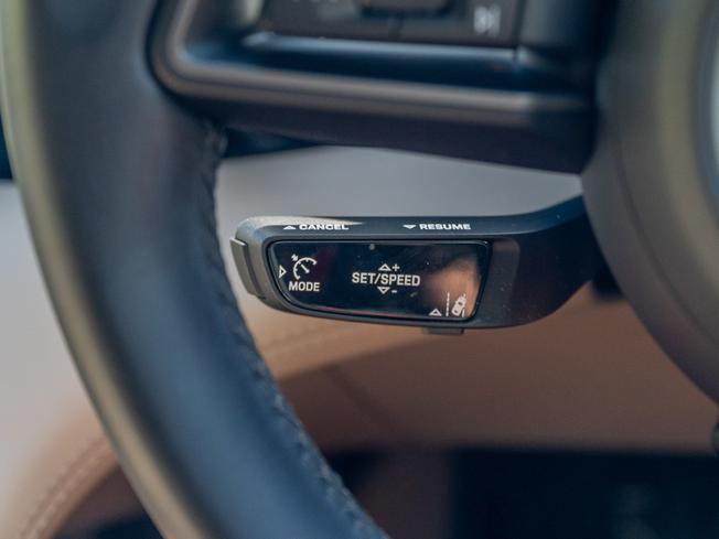 PORSCHE Taycan Photo 26