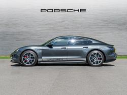 PORSCHE Taycan Photo 5