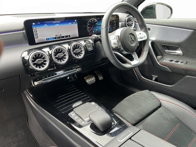 MERCEDES-BENZ A Class Photo 3