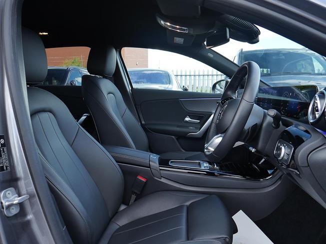 MERCEDES-BENZ A Class Photo 19