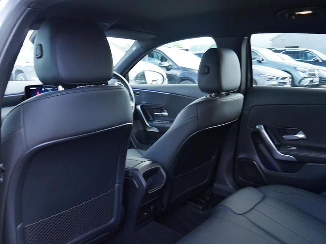 MERCEDES-BENZ A Class Photo 39