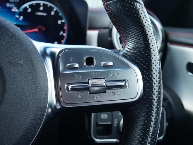 MERCEDES-BENZ CLA Class Photo 13