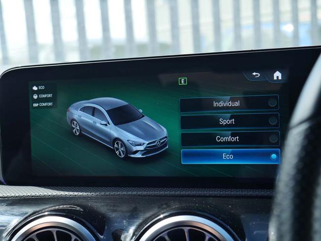 MERCEDES-BENZ CLA Class Photo 25