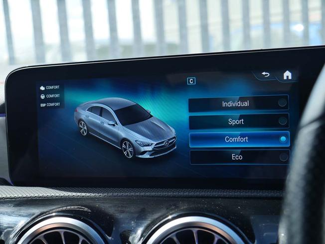 MERCEDES-BENZ CLA Class Photo 26
