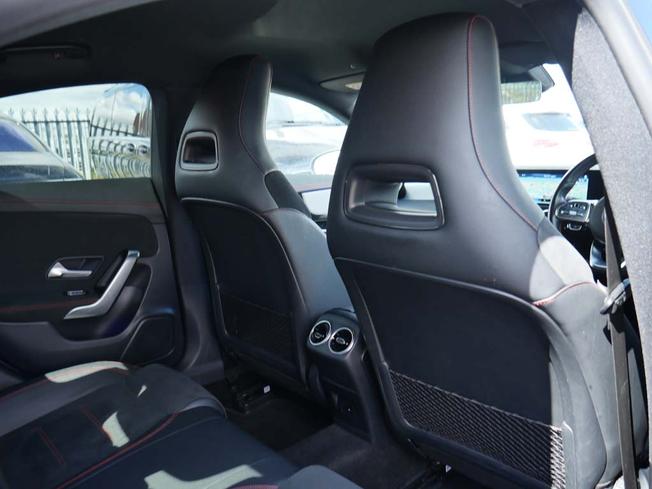 MERCEDES-BENZ CLA Class Photo 33