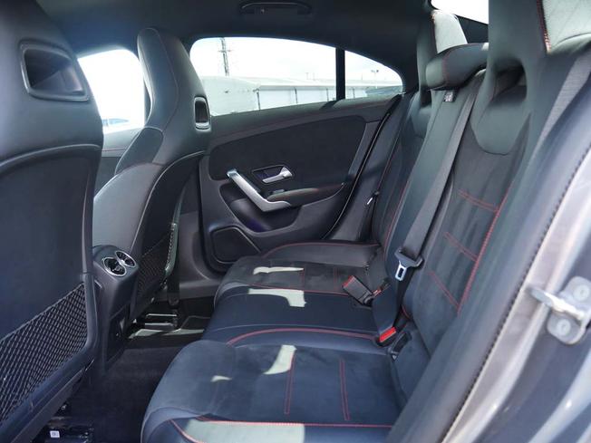 MERCEDES-BENZ CLA Class Photo 35