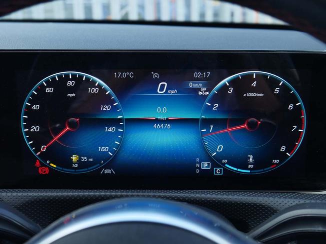 MERCEDES-BENZ CLA Class Photo 4