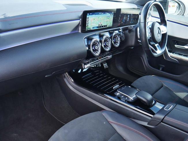 MERCEDES-BENZ CLA Class Photo 44