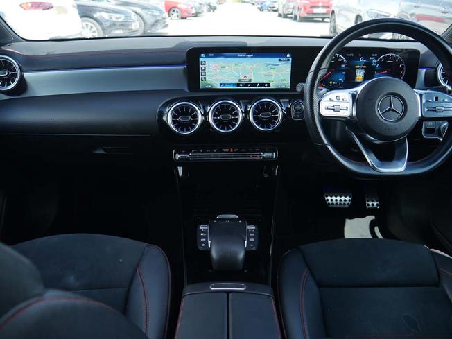MERCEDES-BENZ CLA Class Photo 5