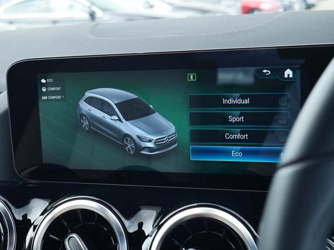 Mercedes-Benz B Class Photo 26