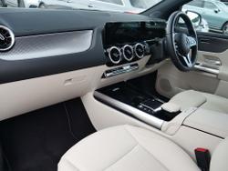 Mercedes-Benz B Class Photo 3