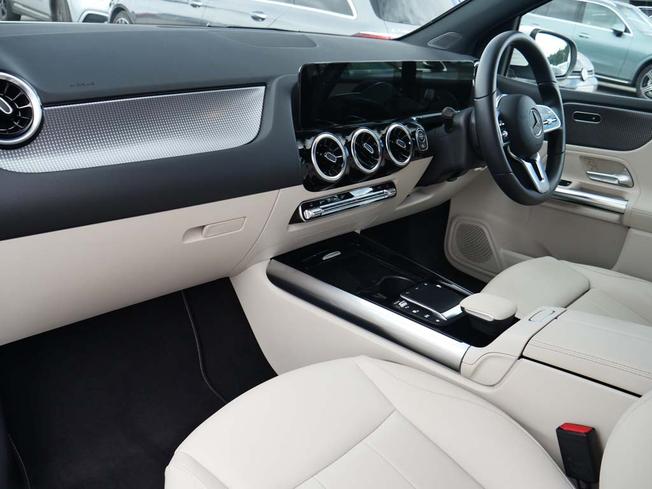 Mercedes-Benz B Class Photo 3