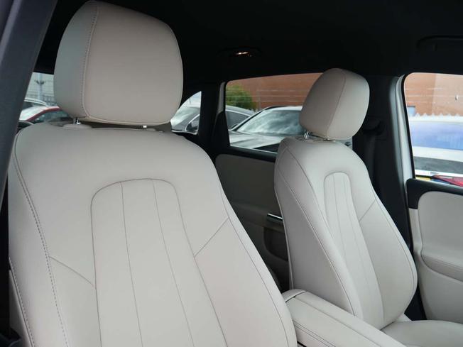 Mercedes-Benz B Class Photo 34