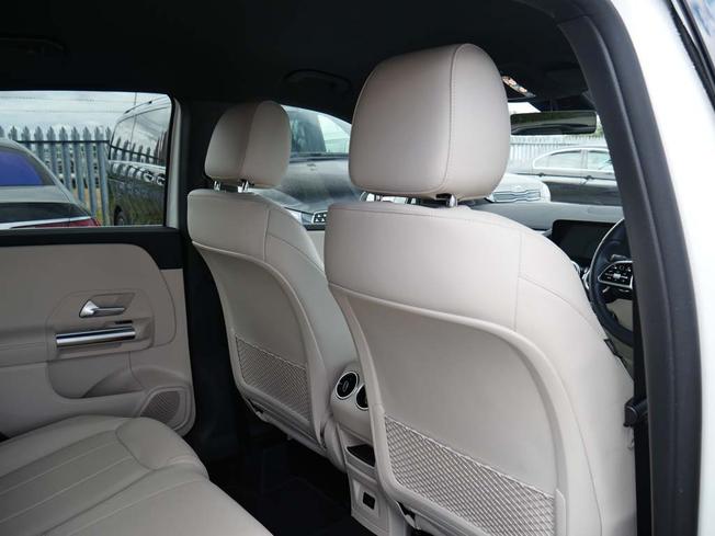 Mercedes-Benz B Class Photo 36
