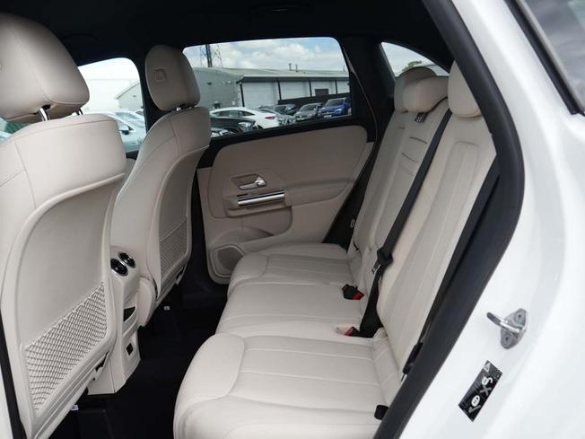 Mercedes-Benz B Class Photo 39