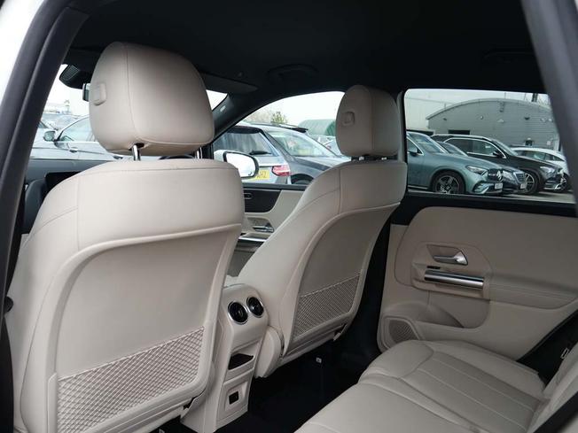 Mercedes-Benz B Class Photo 40