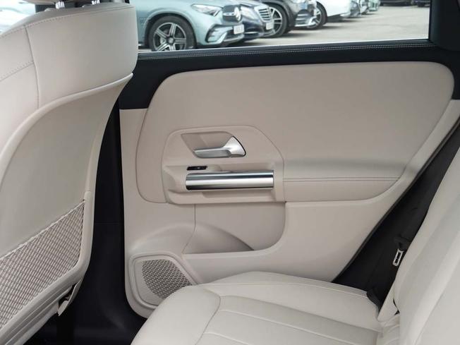 Mercedes-Benz B Class Photo 41