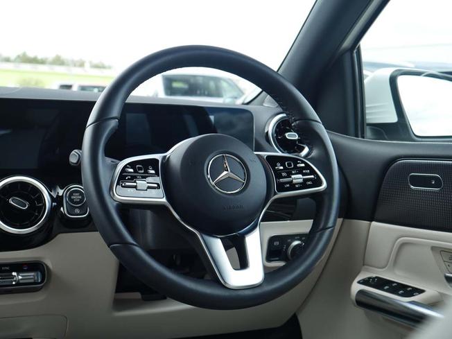 Mercedes-Benz B Class Photo 43